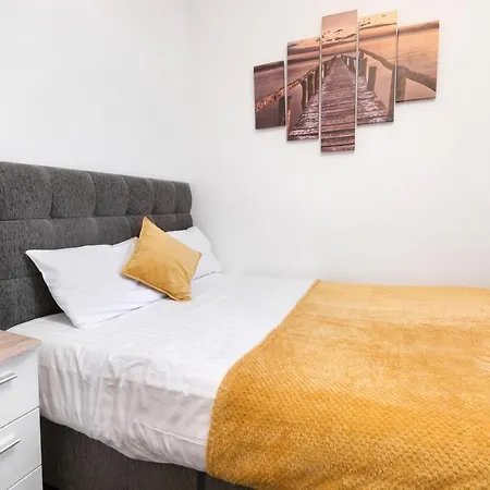 Apartment Modern, Spacious With Free Parking Leeds (West Yorkshire)