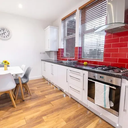 Apartamento Modern, Spacious With Free Parking